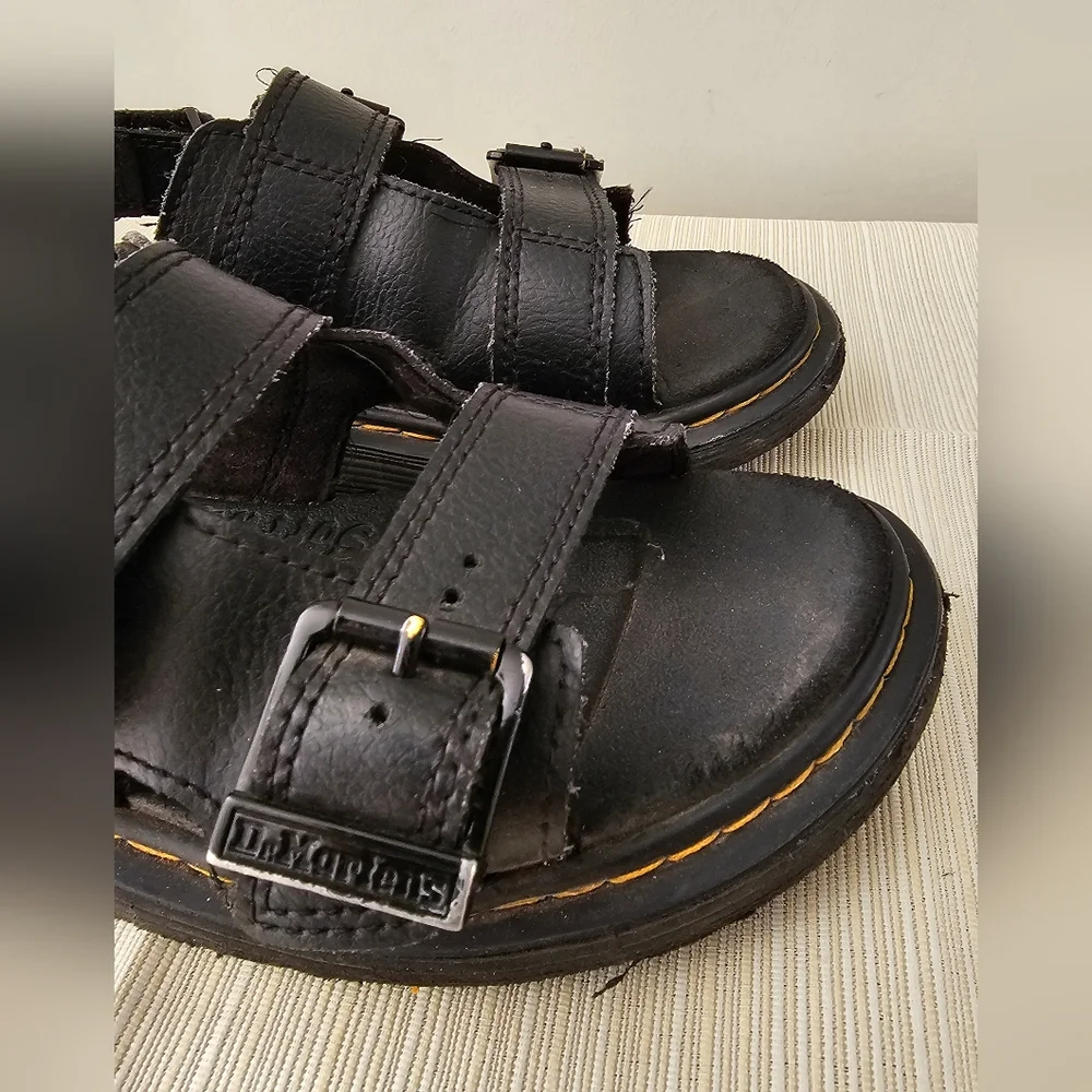 DR. MARTENS Varel J Kids Black Leather Sandals
